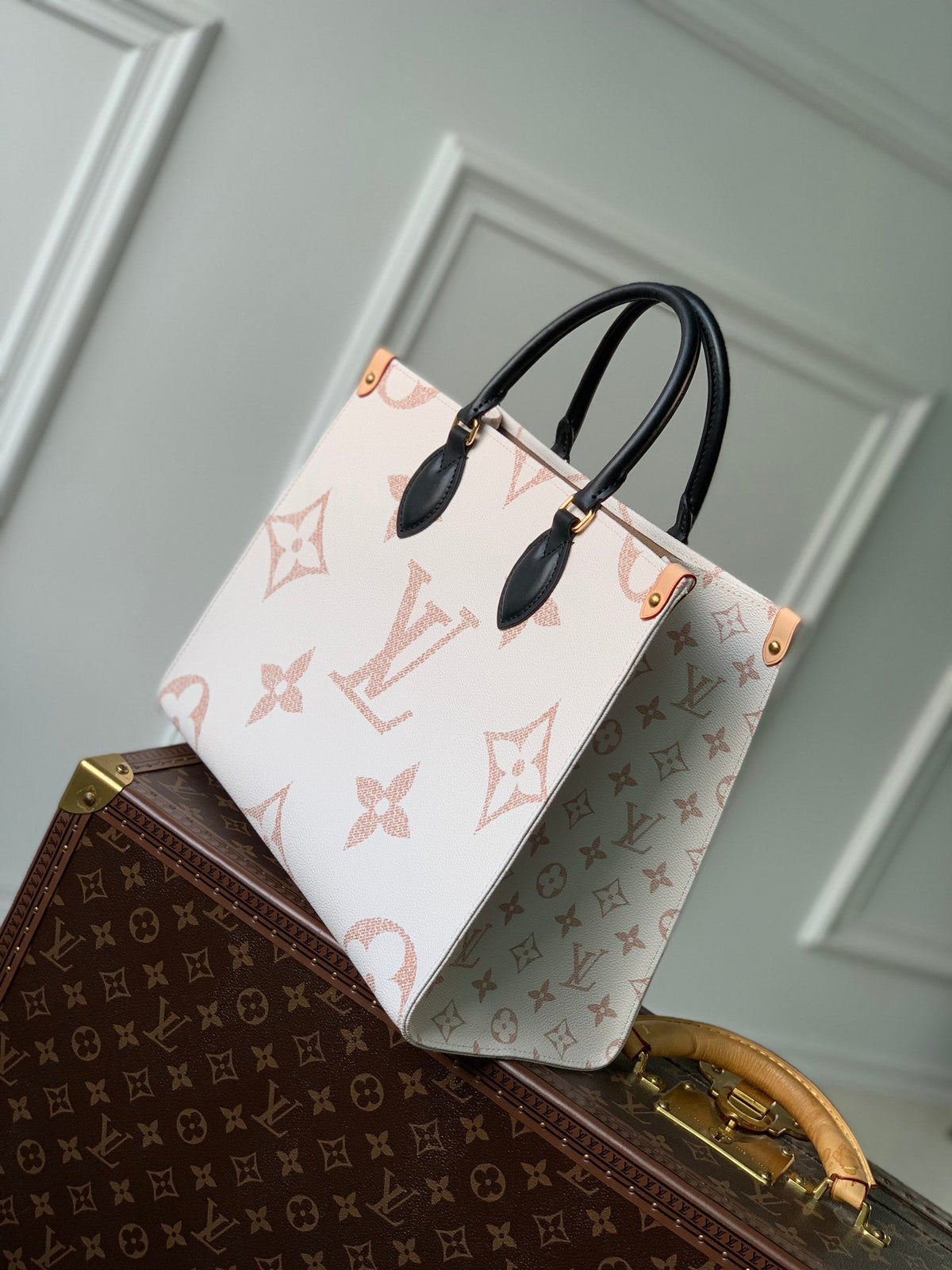 Louis Vuitton Onthego MM Tote Bag Monogram Dune Cruise 35 x 27 x 14 cm