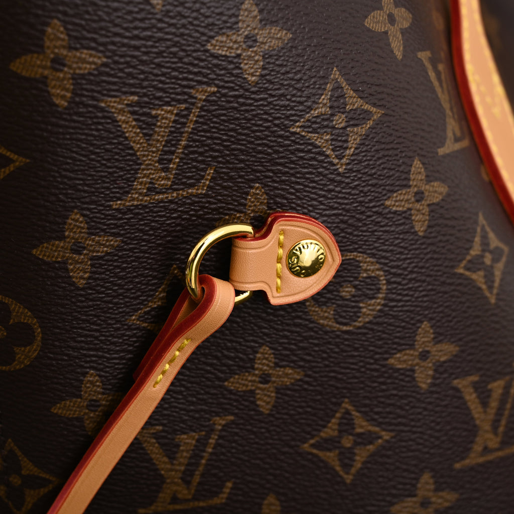Louis Vuitton Neverfull MM Tote Bag – Monogram Canvas with Red Interior
