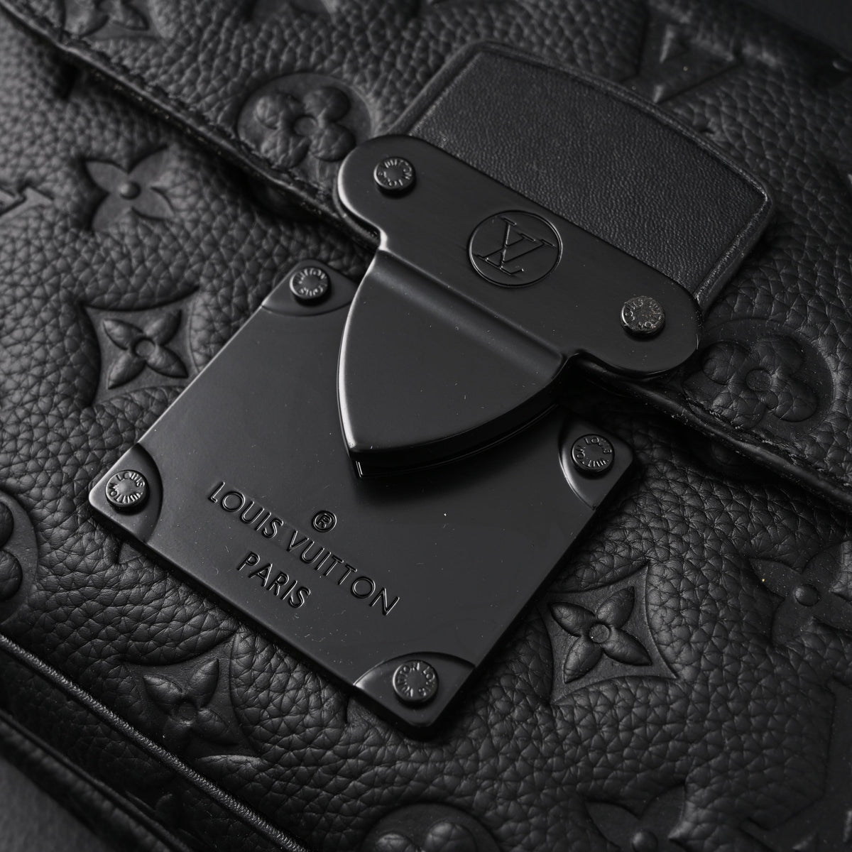 Louis Vuitton Capucines BB Top Handle Bag – Black Taurillon Leather