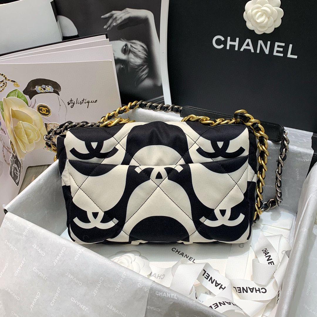 Chanel 19 Flap Bag medium black ecru