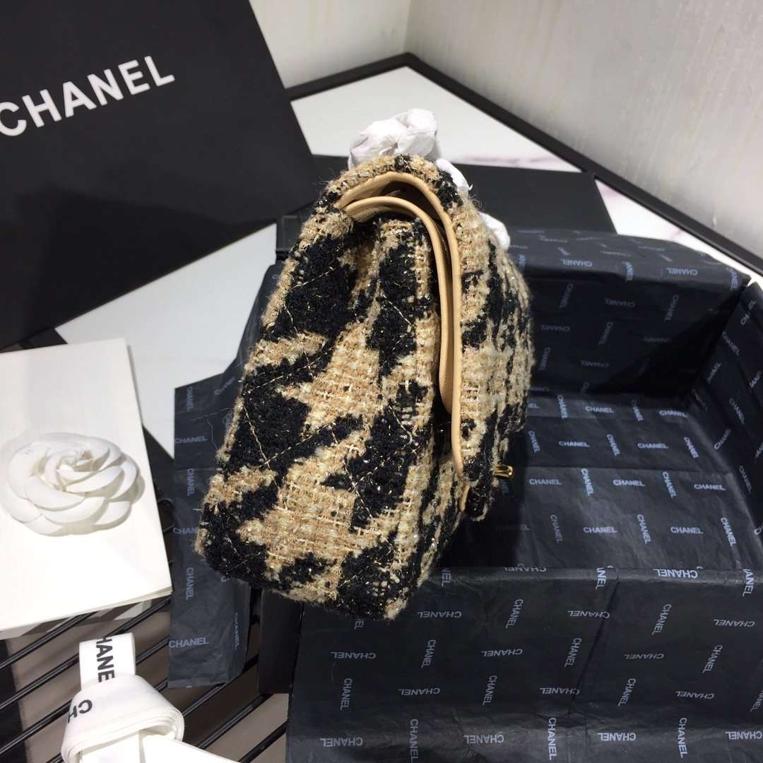 Chanel 19 tweed Flap Bag Black and beige